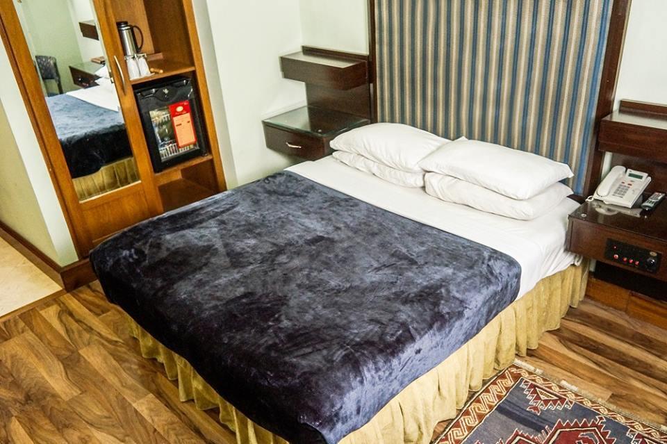 Regency Inn Hotel Lahaur Zewnętrze zdjęcie