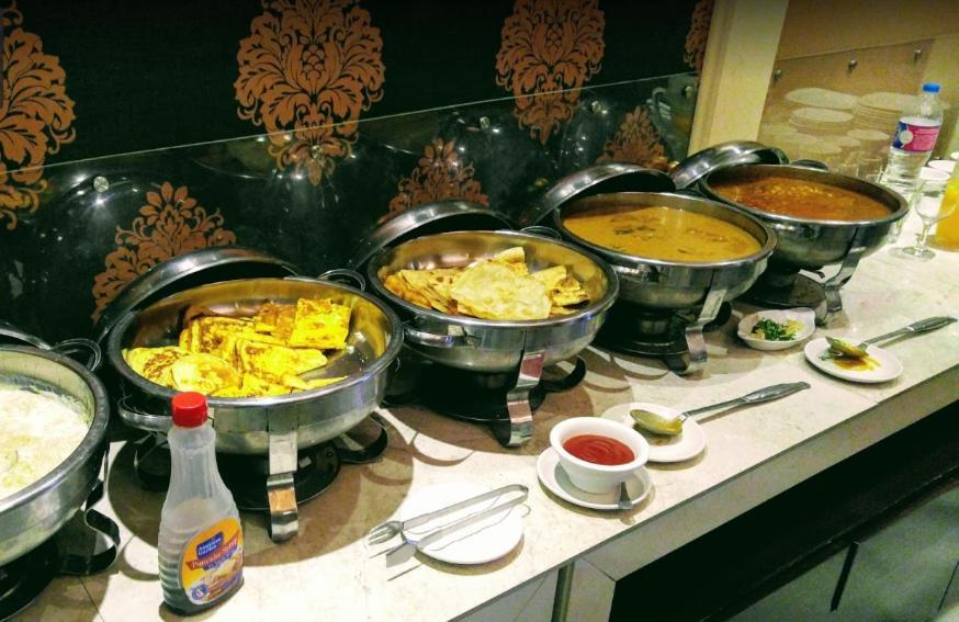 Regency Inn Hotel Lahaur Zewnętrze zdjęcie